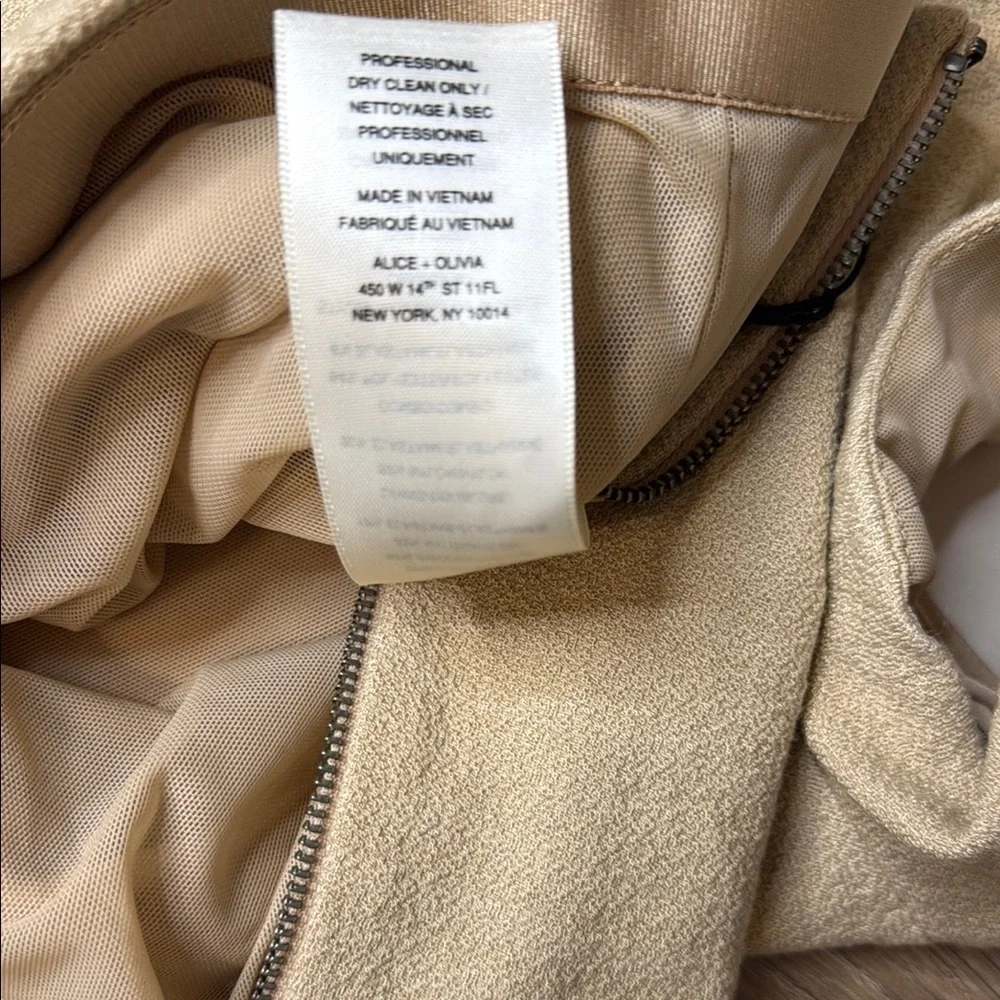 Alice + Olivia Tan Off-Shoulder Crop Top Back Zip - Picture 7 of 8